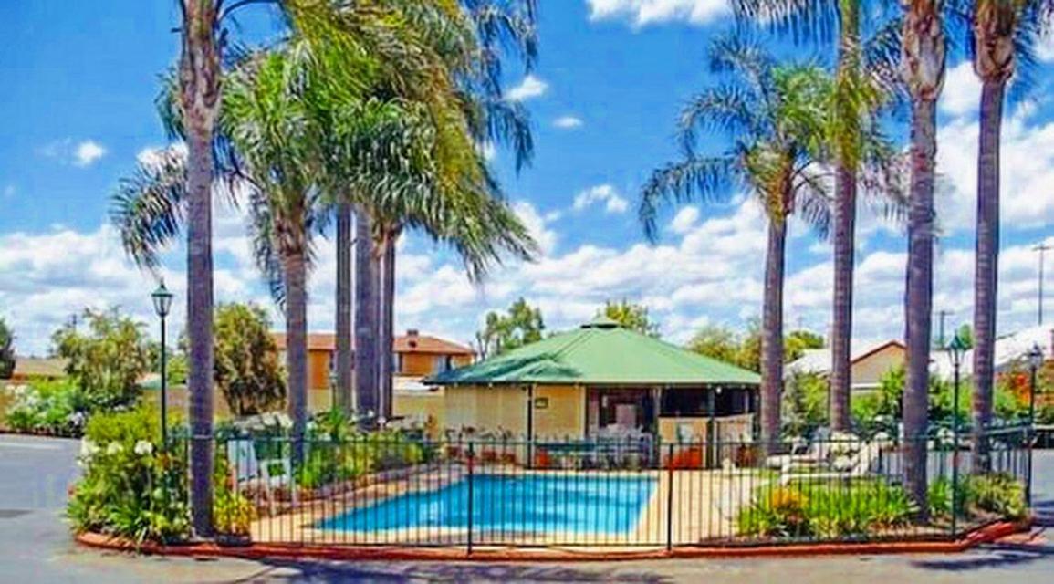 Town And Country Motor Inn Τάμγουορθ Εξωτερικό φωτογραφία